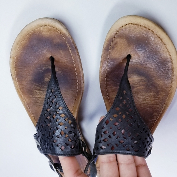 UGG | Leather brown Thong Sandals size 8‎ - Picture 3 of 6